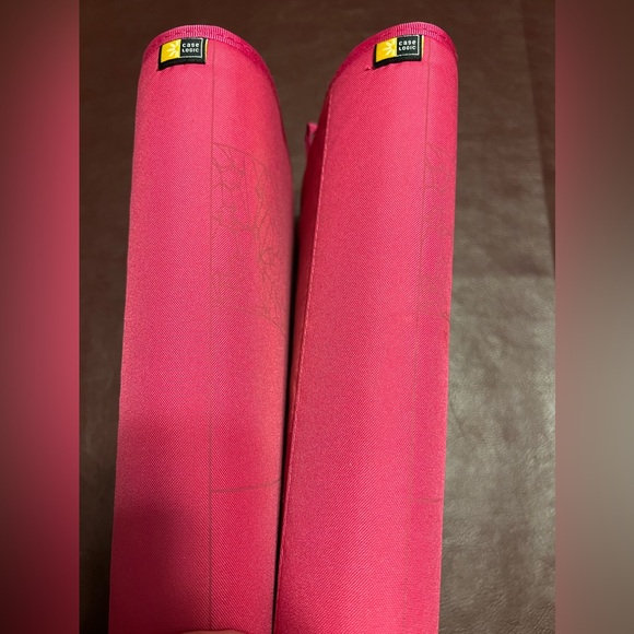 Bundle of 2 Pink Case Logic Disc Holders - Picture 3 of 9
